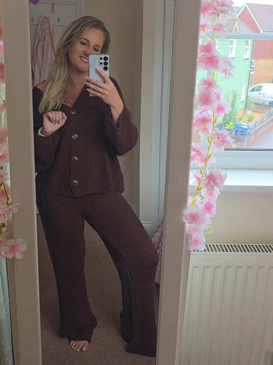 @Chrissy. J✌🏼