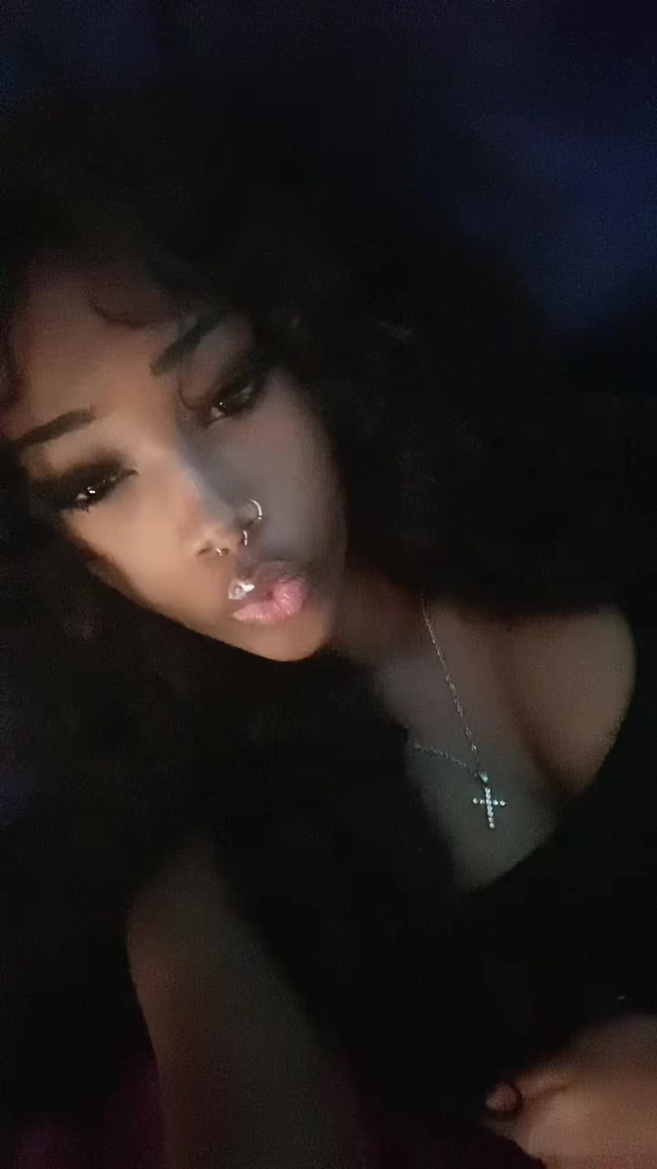 @⃟