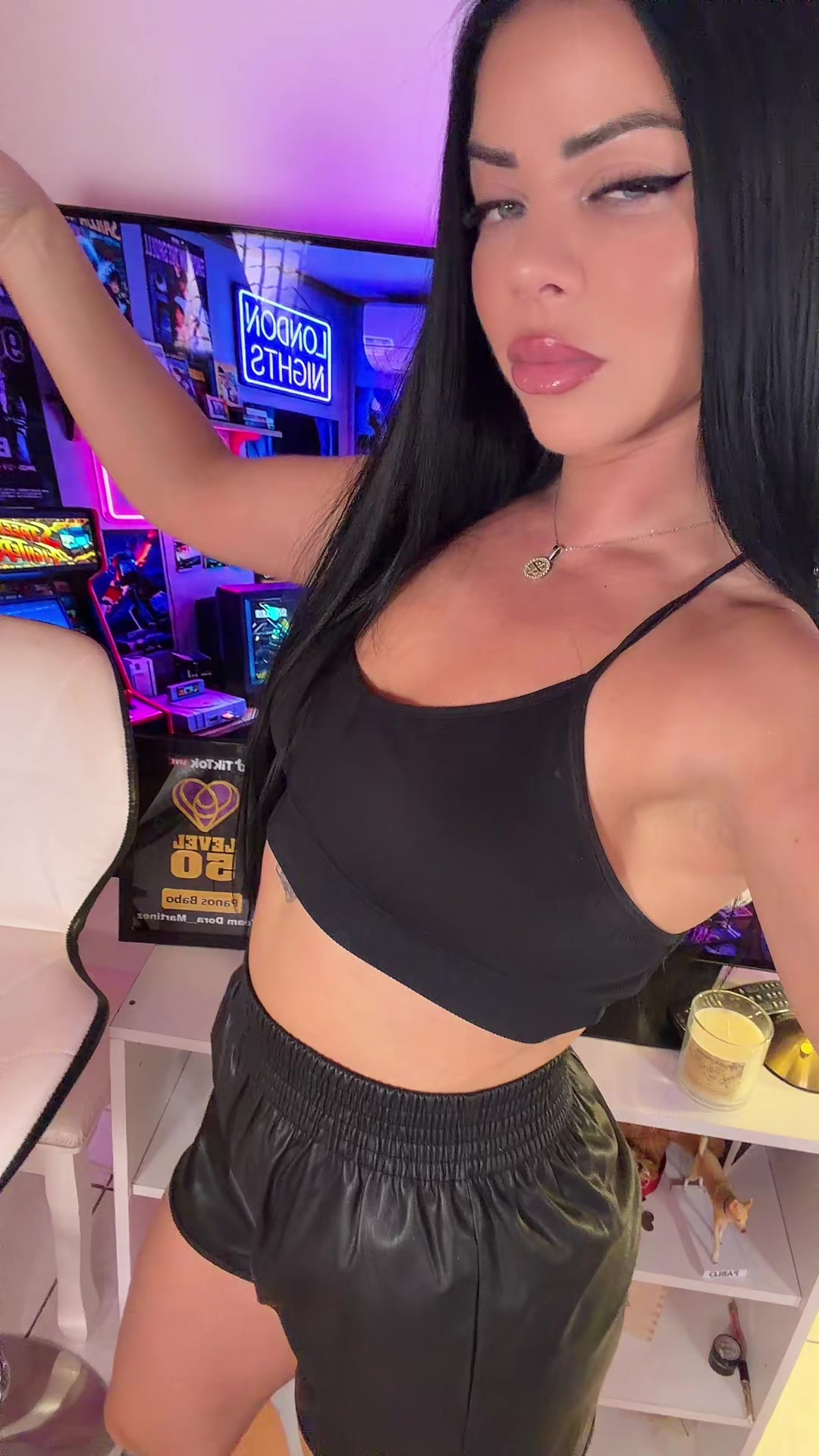 @Dora__Martinez