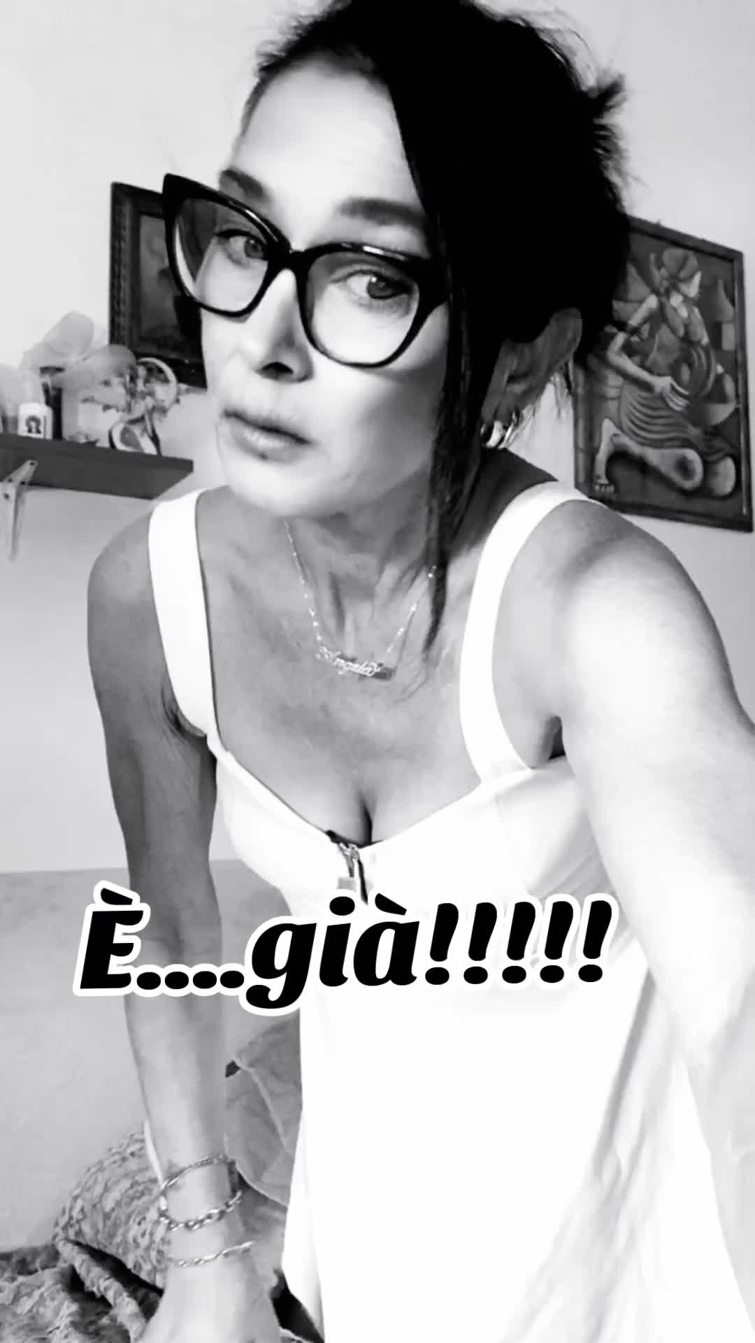 @Angy 🌟💙🩷🩵🖤🌟