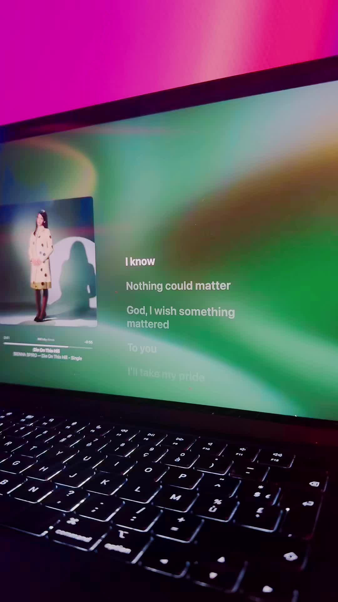 @🎧