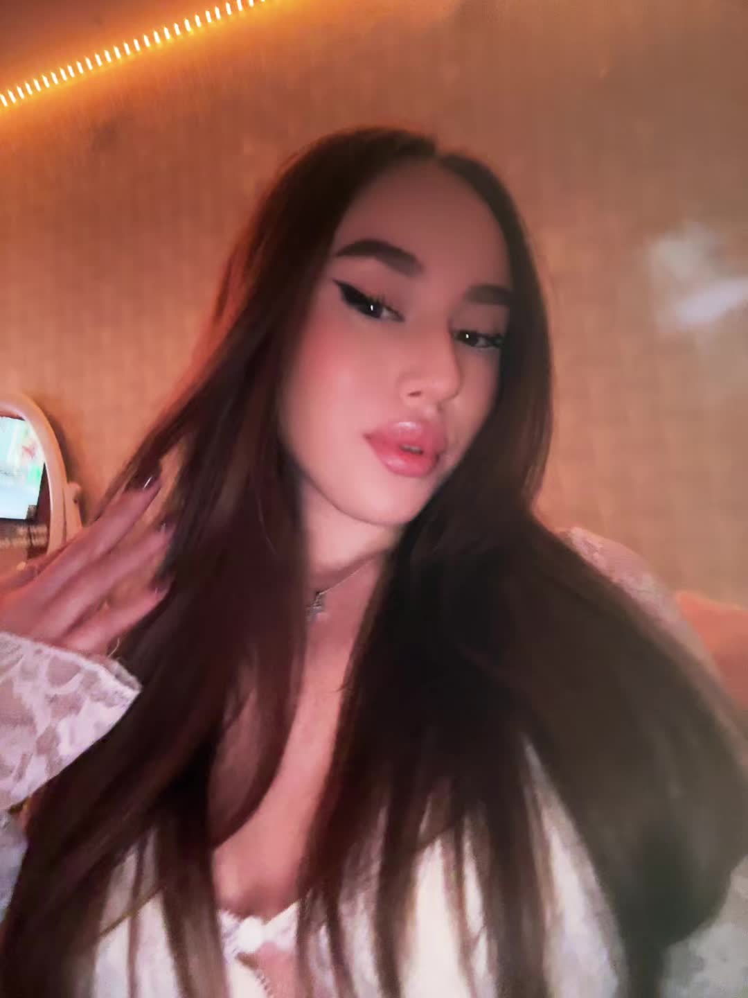 @m7i