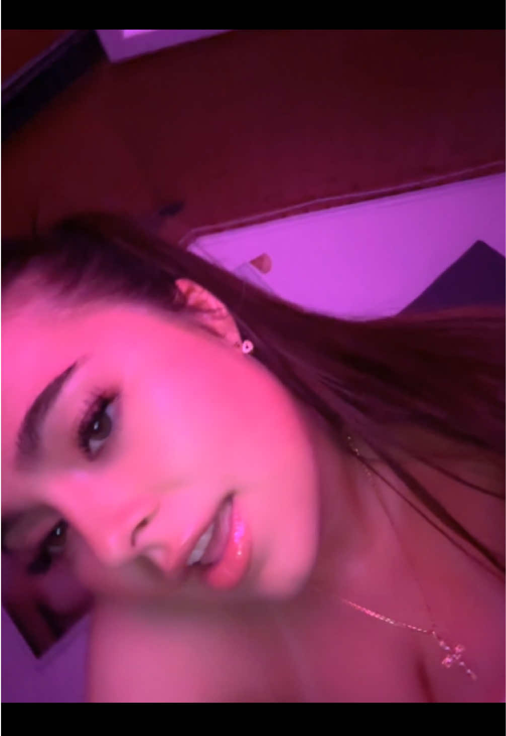 @𝐄𝐋𝐋𝐘