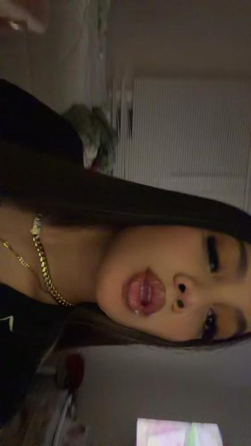 @Nellyy