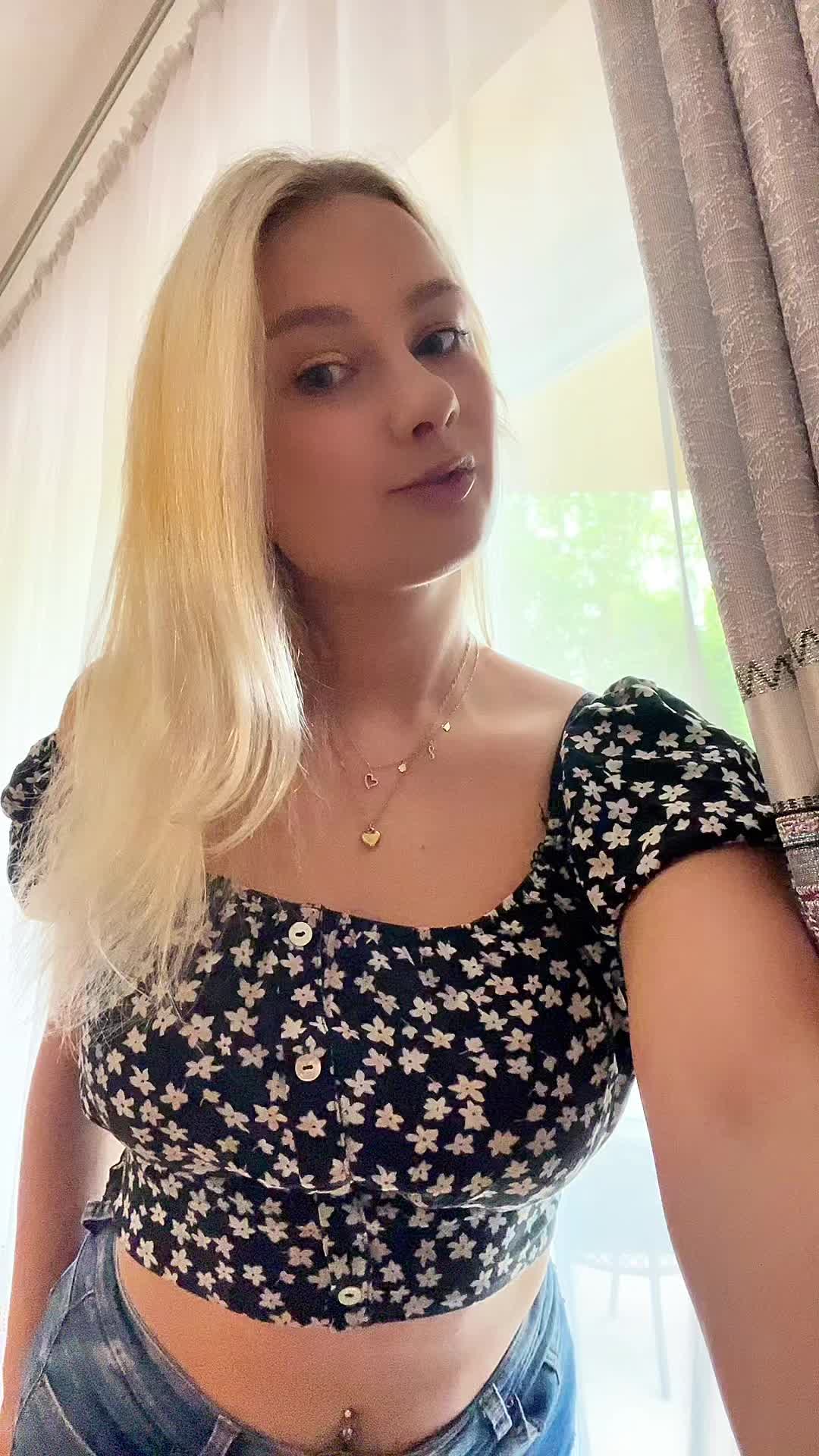 @🦋 Julia 🦋