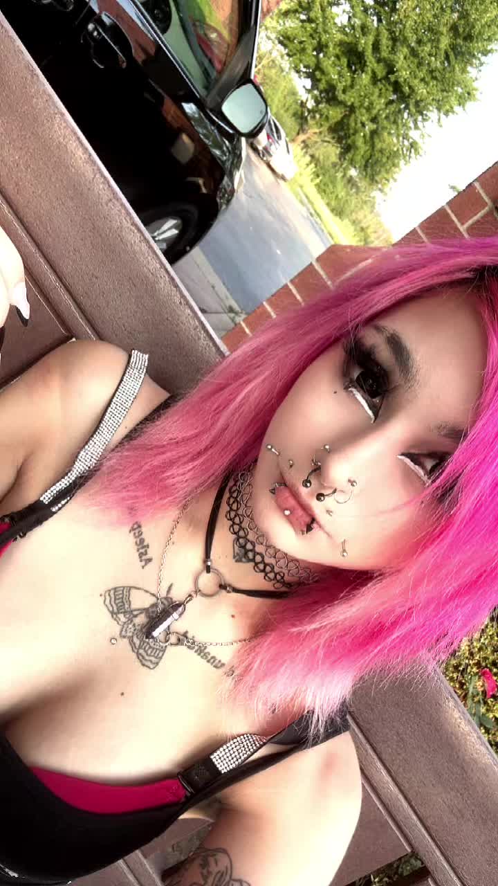 @z0mbi3_b1t3s