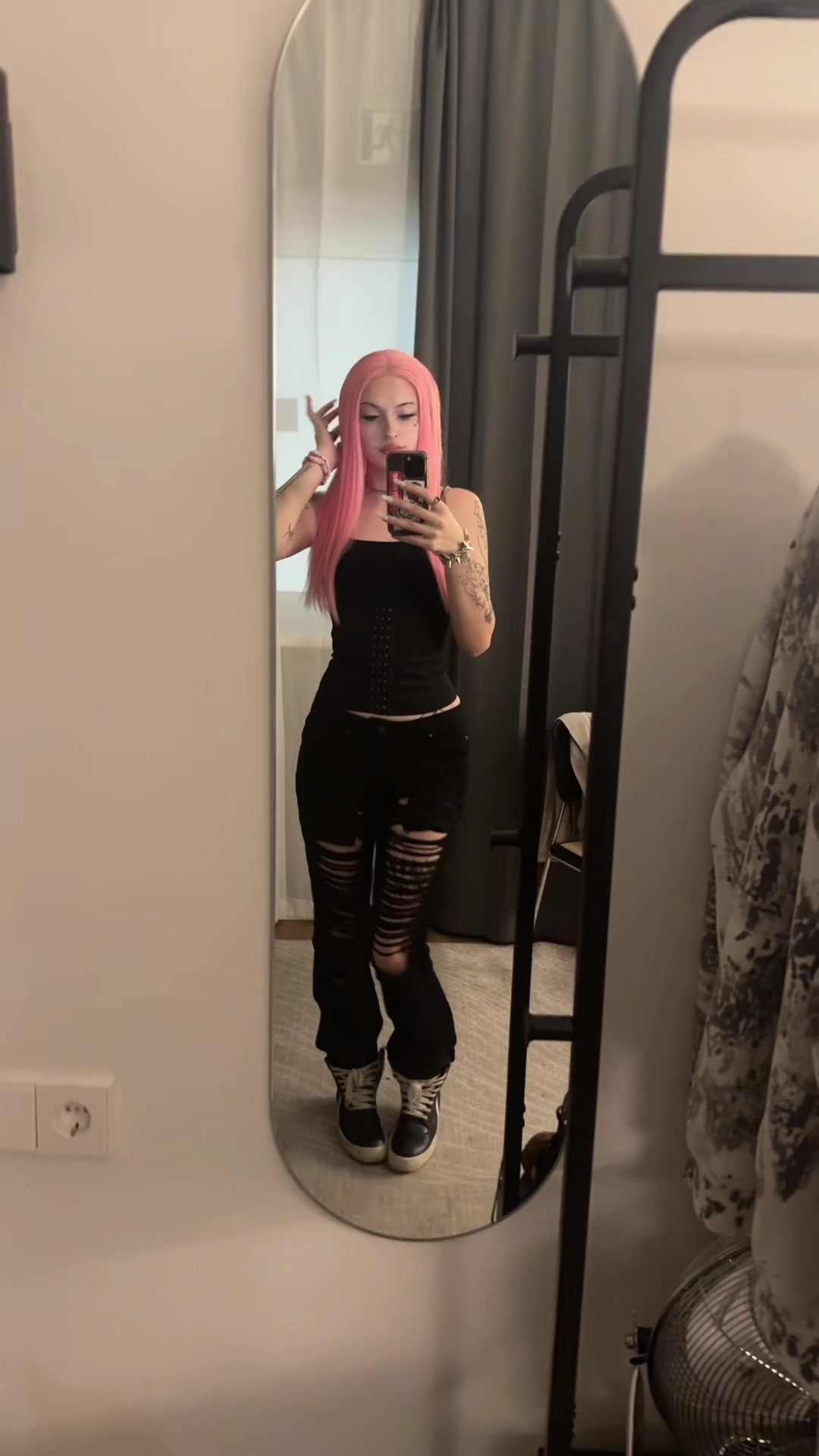 @t3arless_