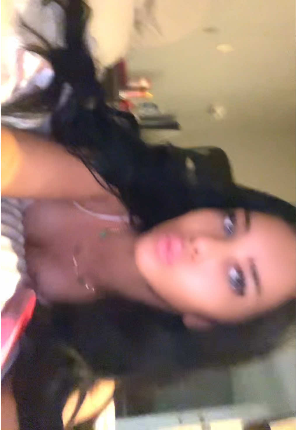 @Laylascottꨄ