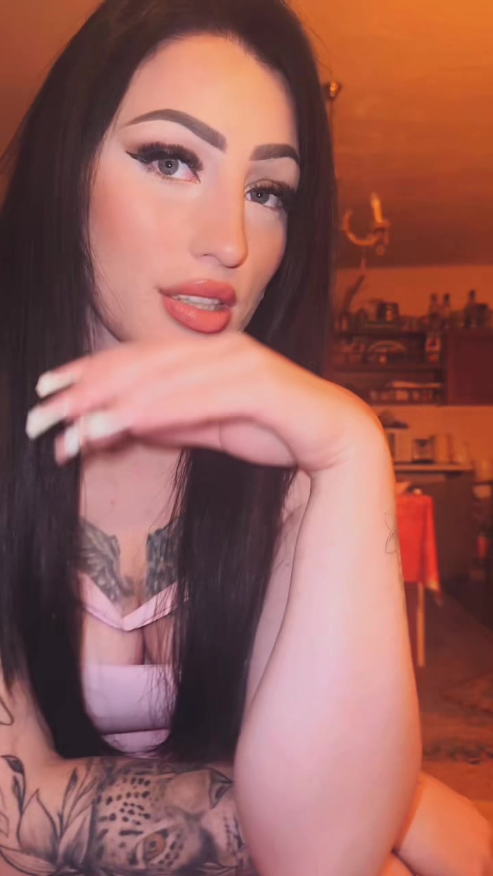 @🌺🌸Mrs Viktória🌸🌺