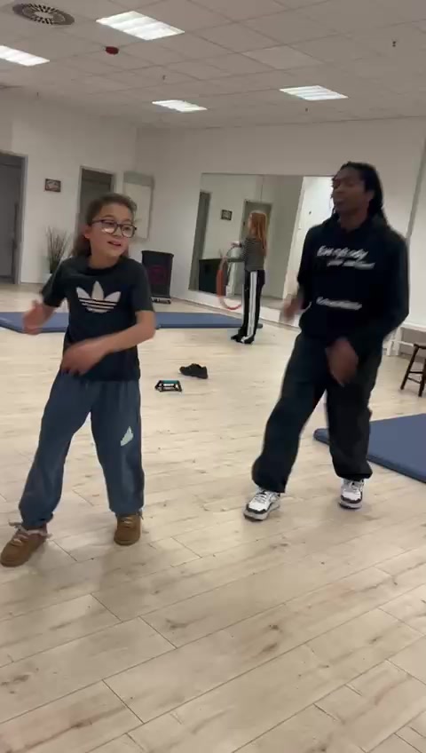 @afrobatic_