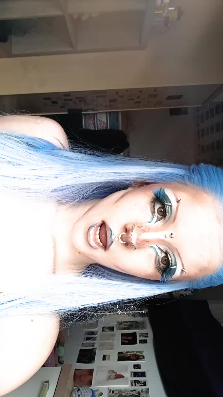 @ash :3
