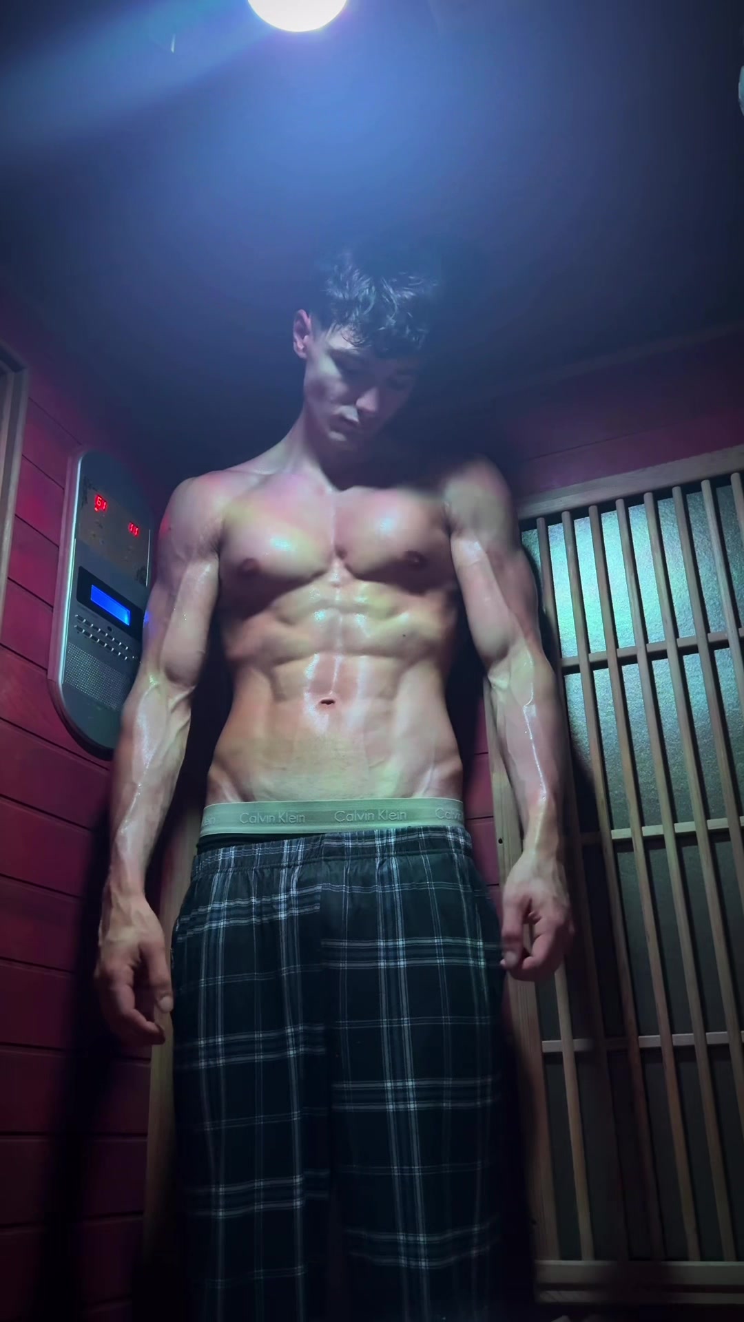 @Levilovesgym