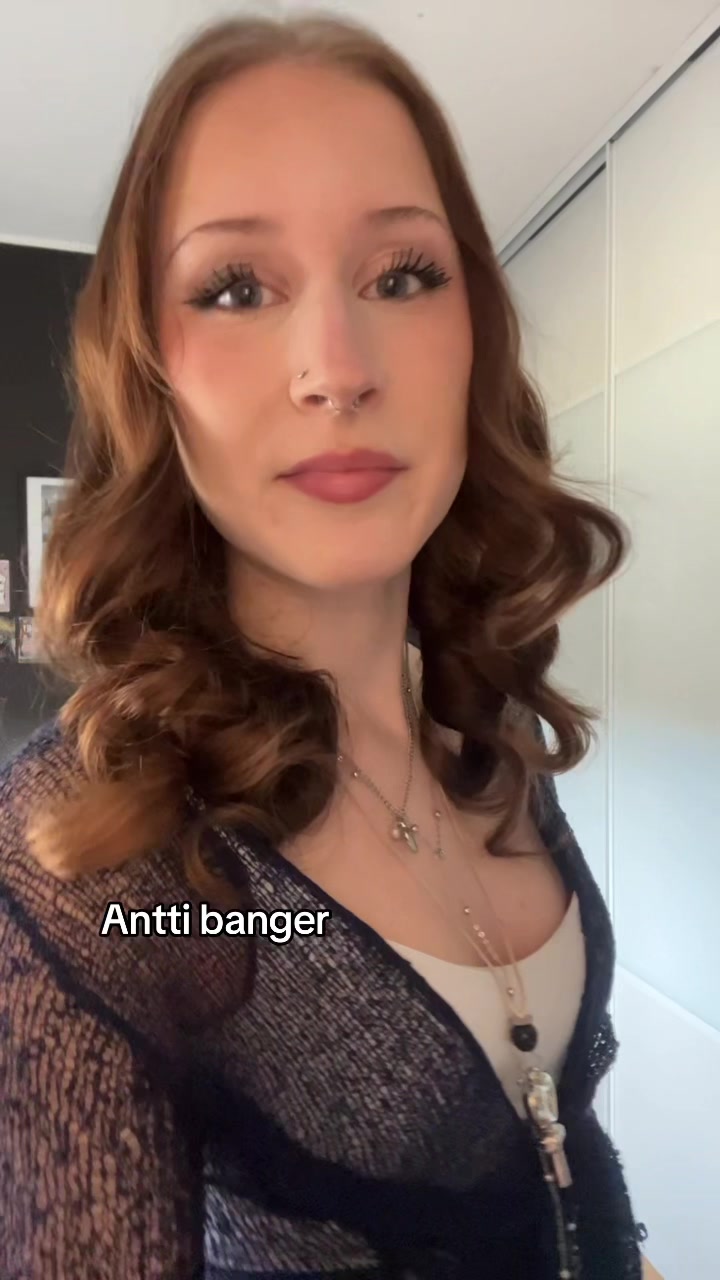 @Anni🍸🦢🌌