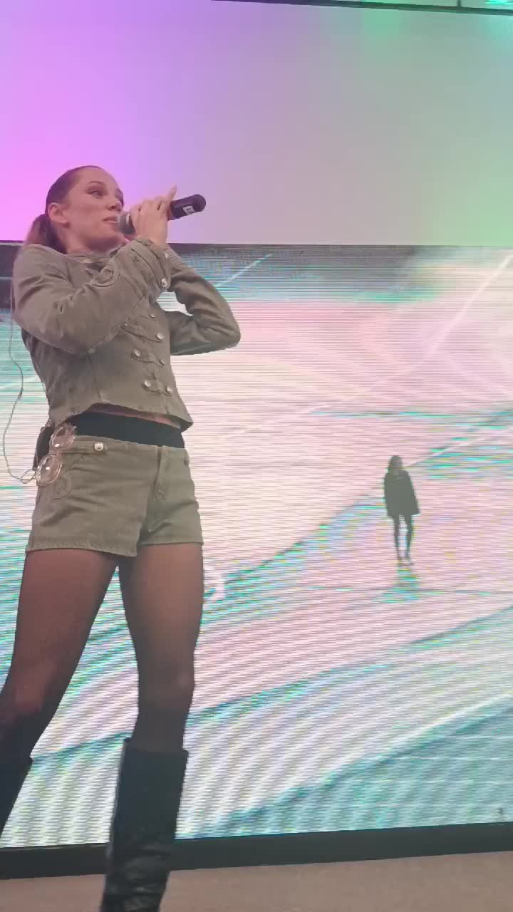 @emmadrobnaofficial
