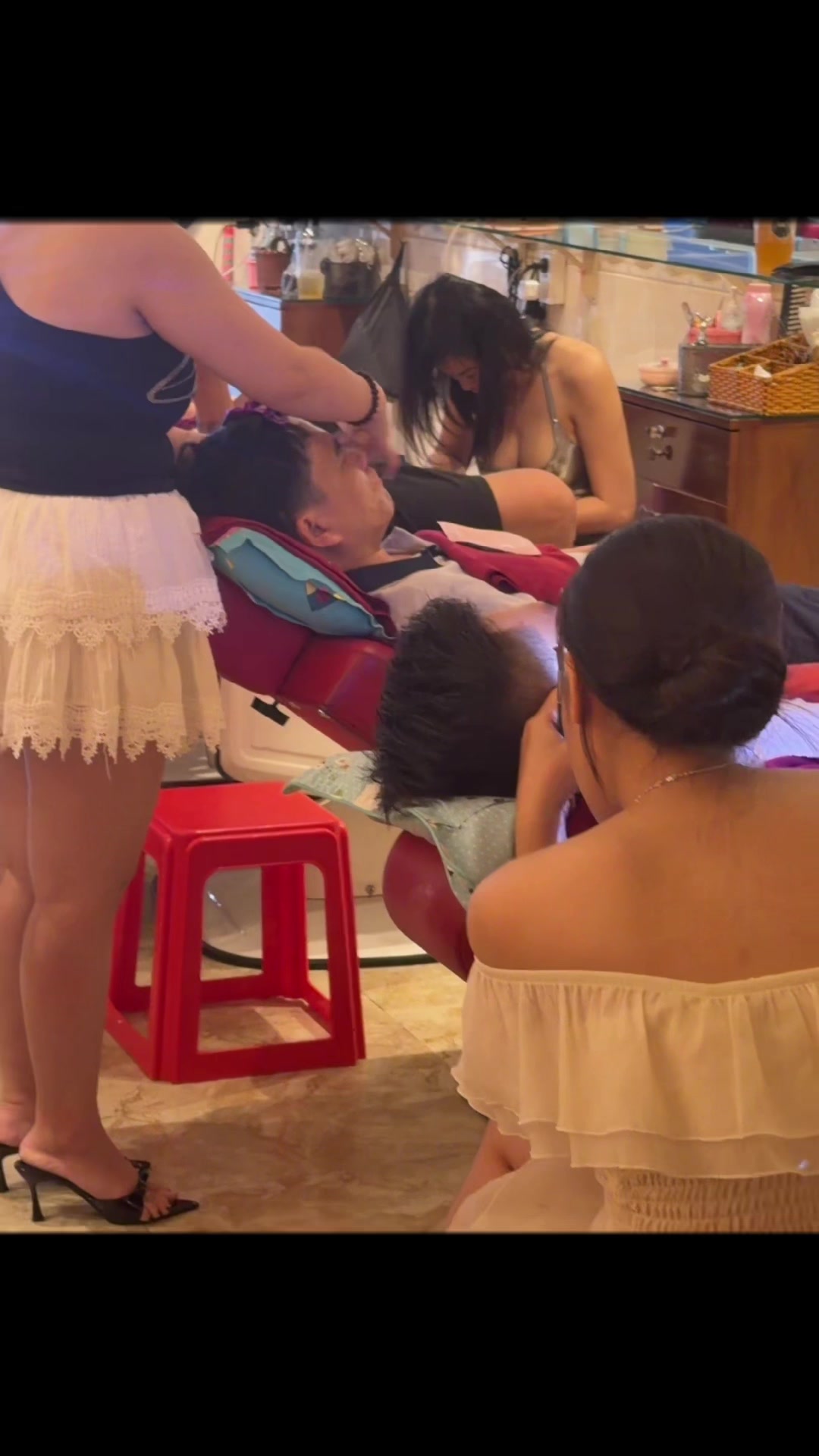@HỚT TÓC NAM THẢO NGUYÊN Q4