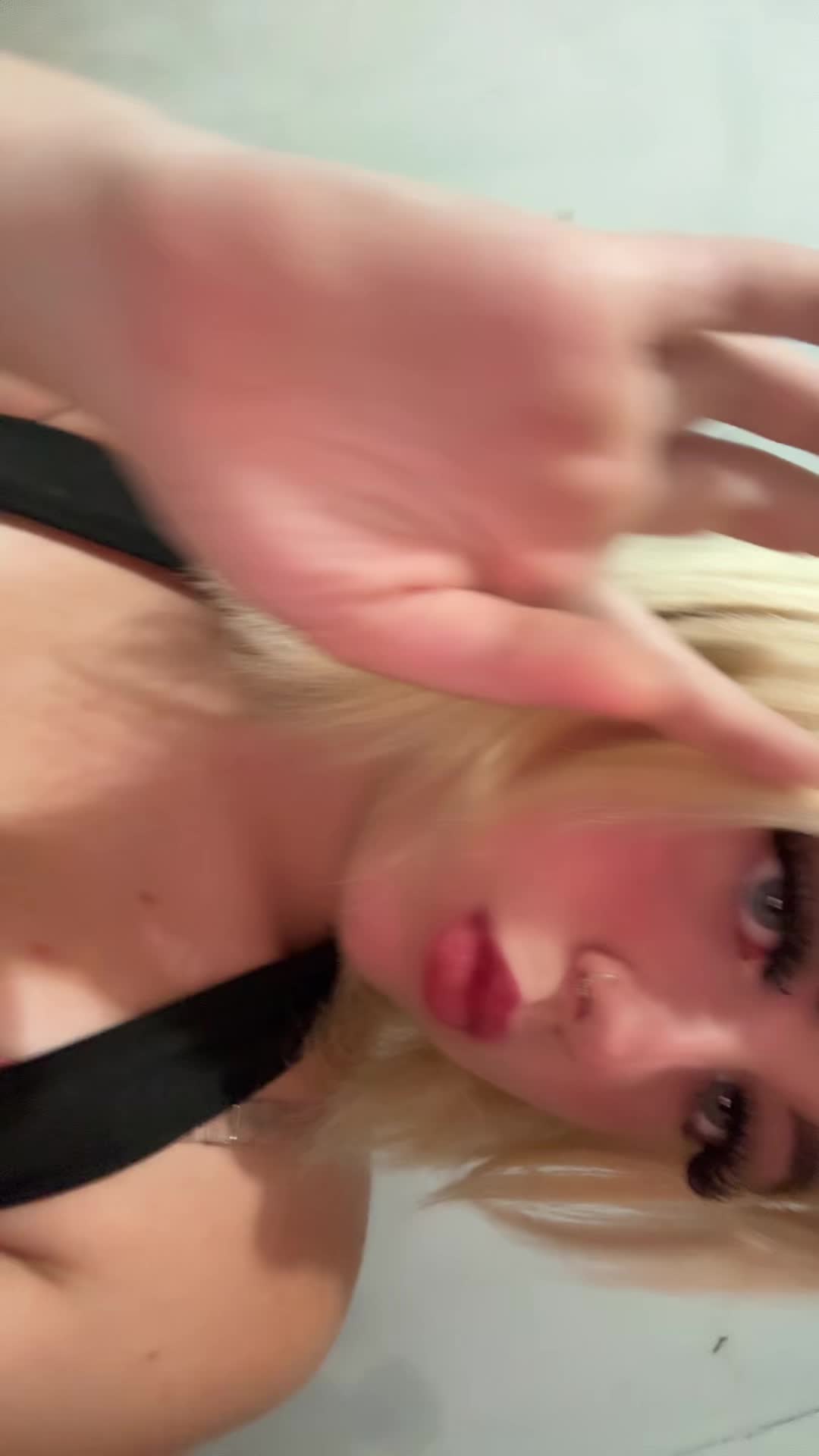 @๐๐ข๐ฅ๐ฅ๐ฒ-๐ฆ๐๐ ๐๐ง๐ง๐