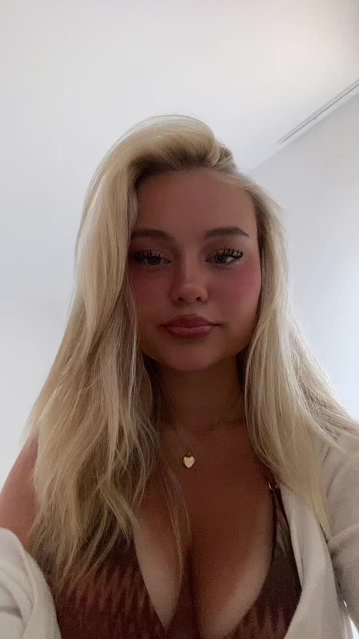 @ella hansson