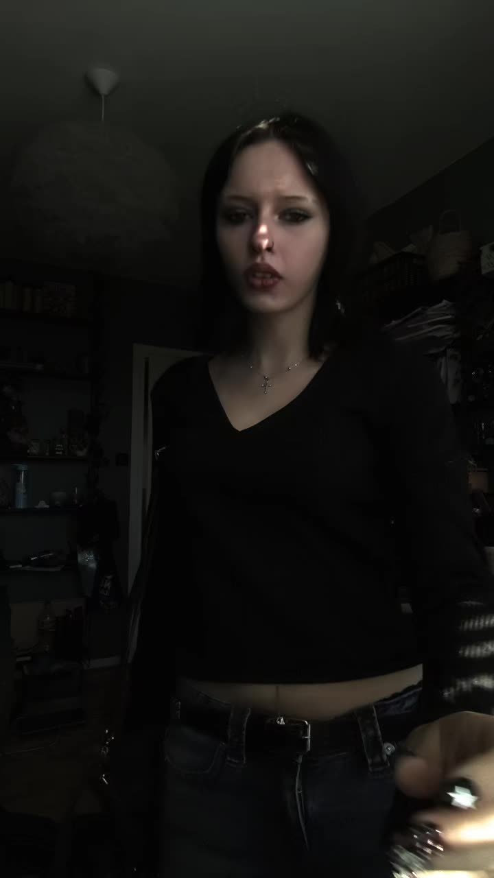@𝒂𝒏𝒏𝒂-𝒕𝒚𝒓𝒂