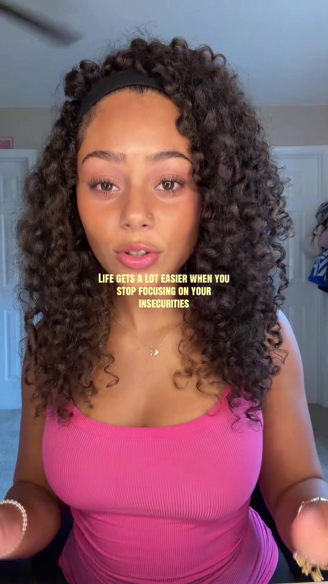 @𝑾𝑯𝑰𝑻𝑵𝑬𝒀 𝑭𝑰𝑬𝑳𝑫𝑺🌺