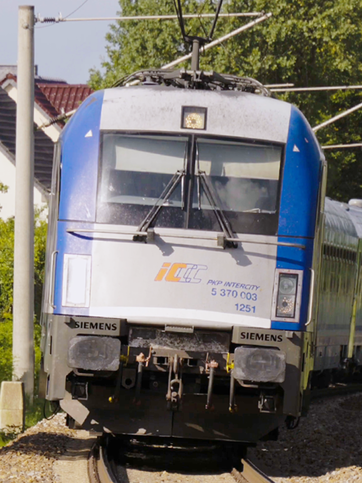 @𝗿𝗮𝗶𝗹𝘀𝗶𝗱𝗲tm