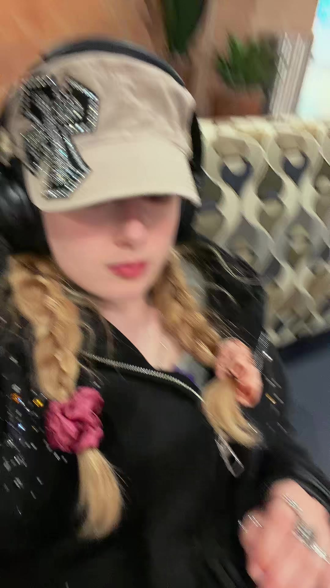@Kr1ssee