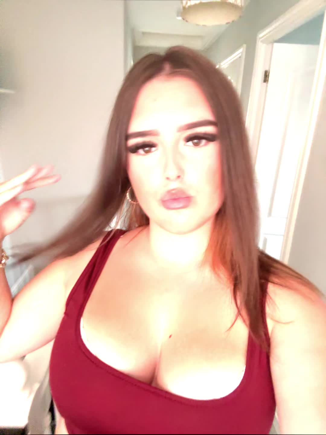 @laceymaerennie0