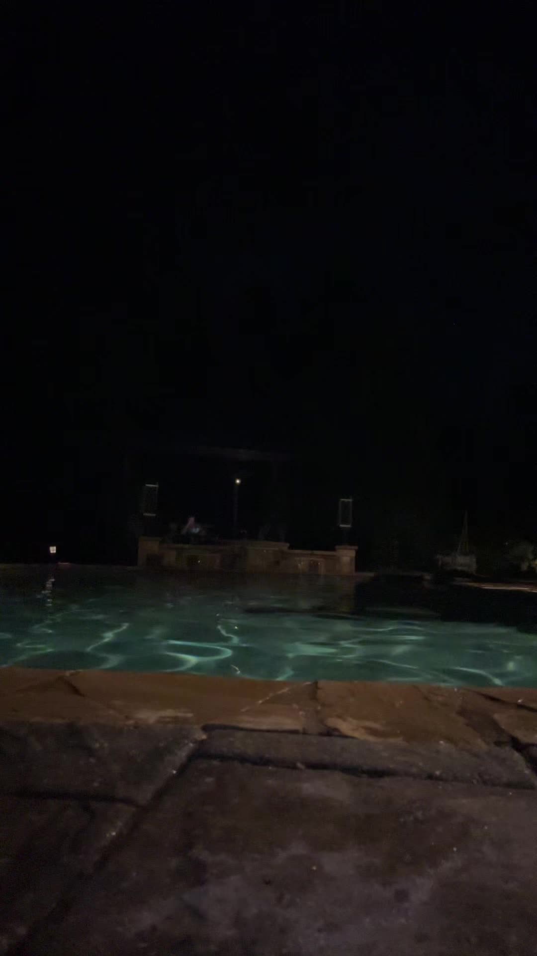 @Luna