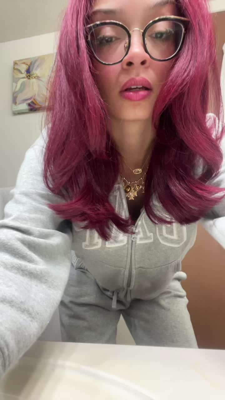 @theeesarahmarie