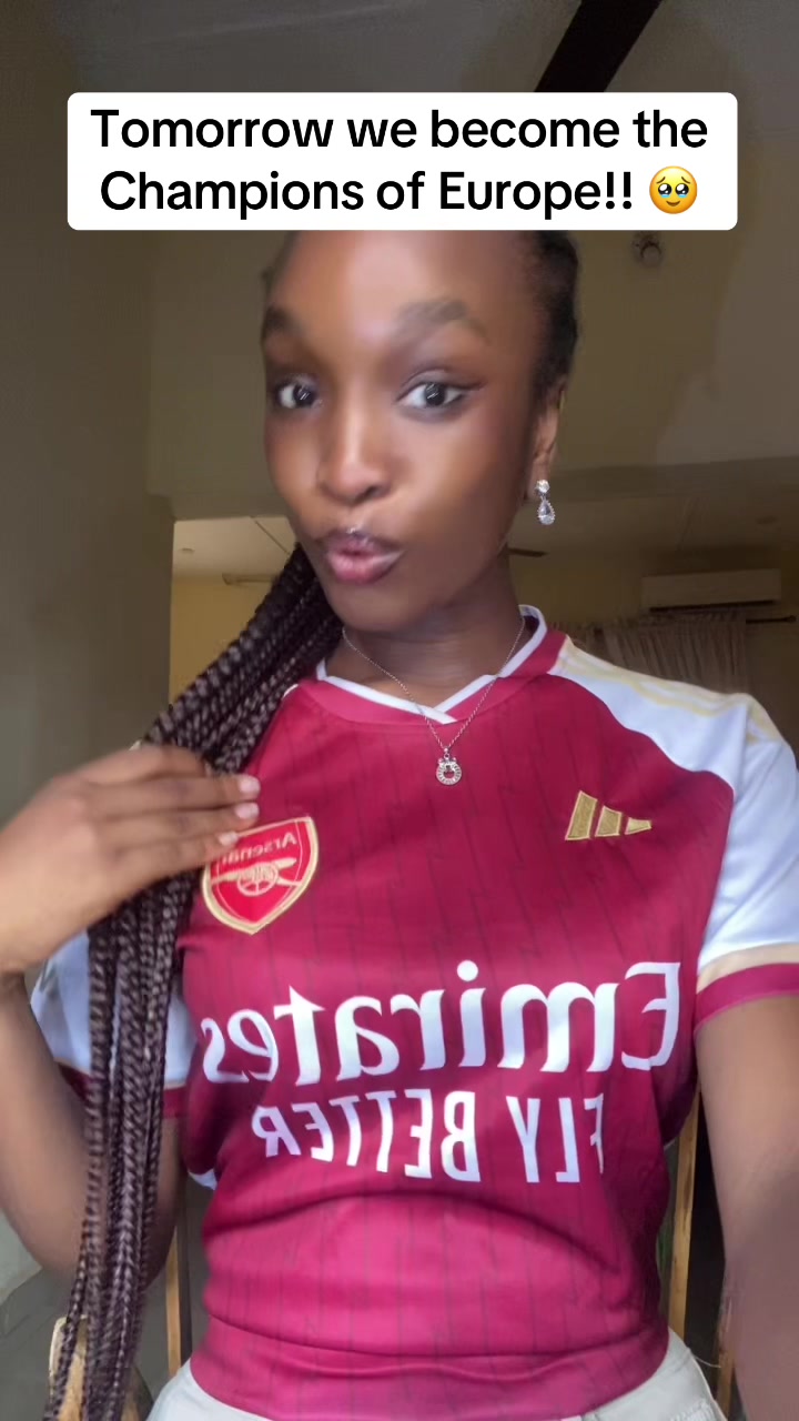 @footballstargirl