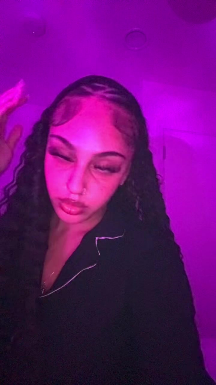 @t̶i̶a̶