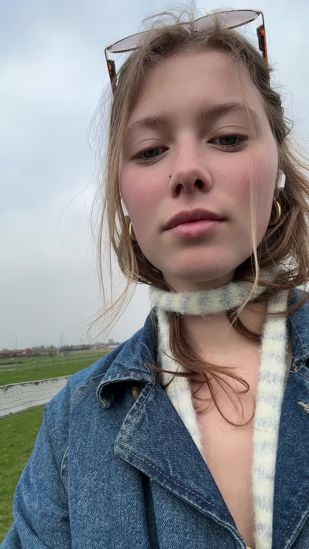 @leoniee