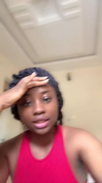 @Regiescoop the bonnet girl
