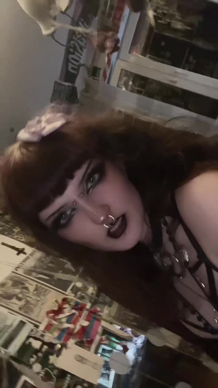 @elvira
