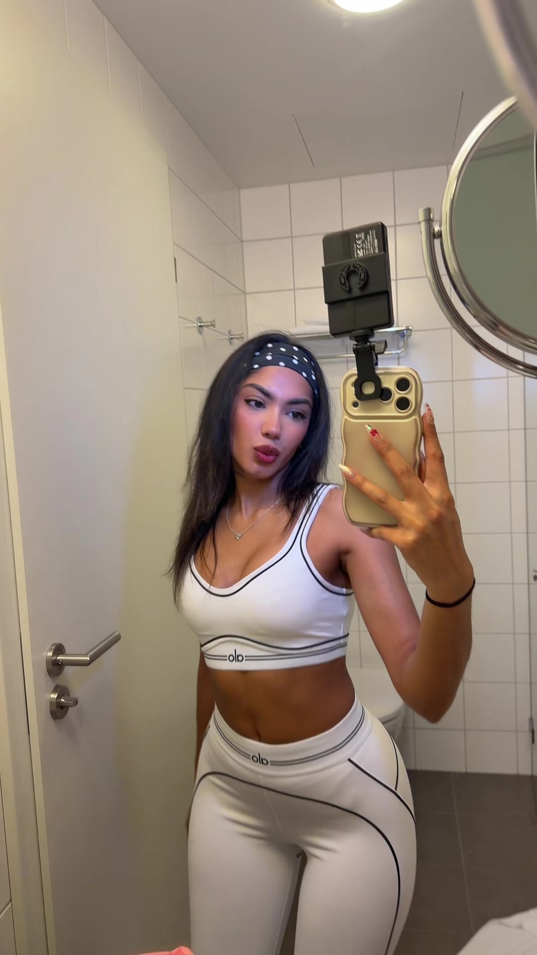 @Devina1216_