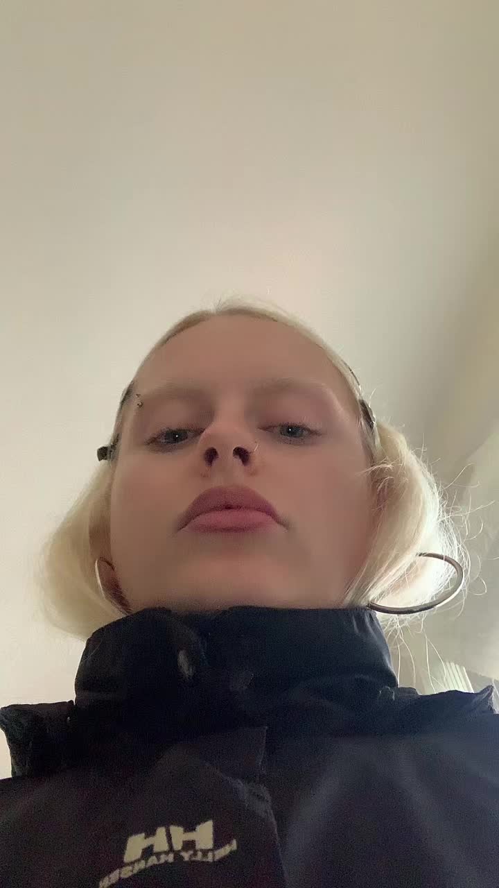 @👣