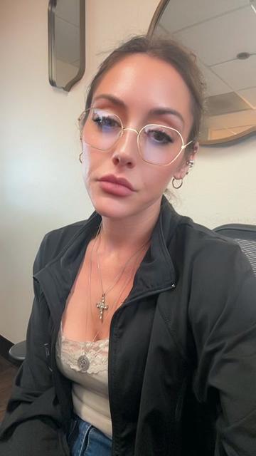 @thegirlfromboston