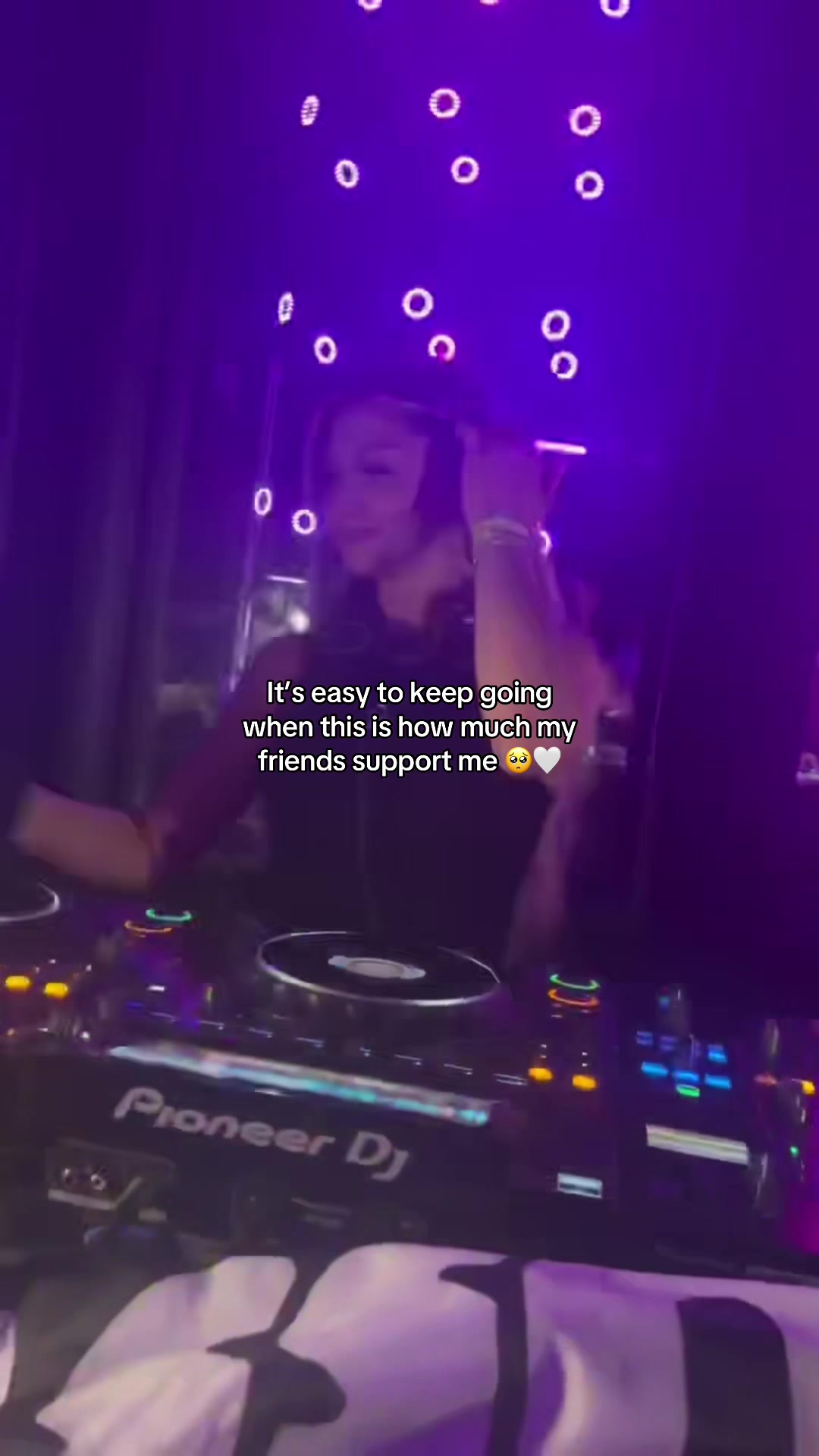 @whoisvulpiix