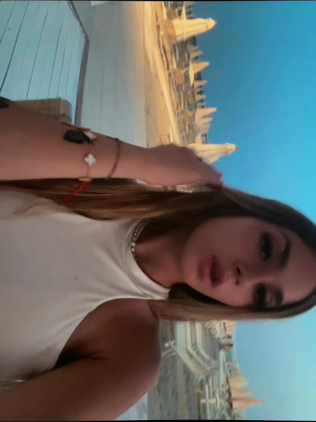 @violamessinaa