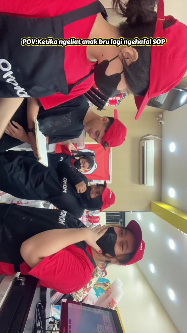 @momoyodeskapdalam