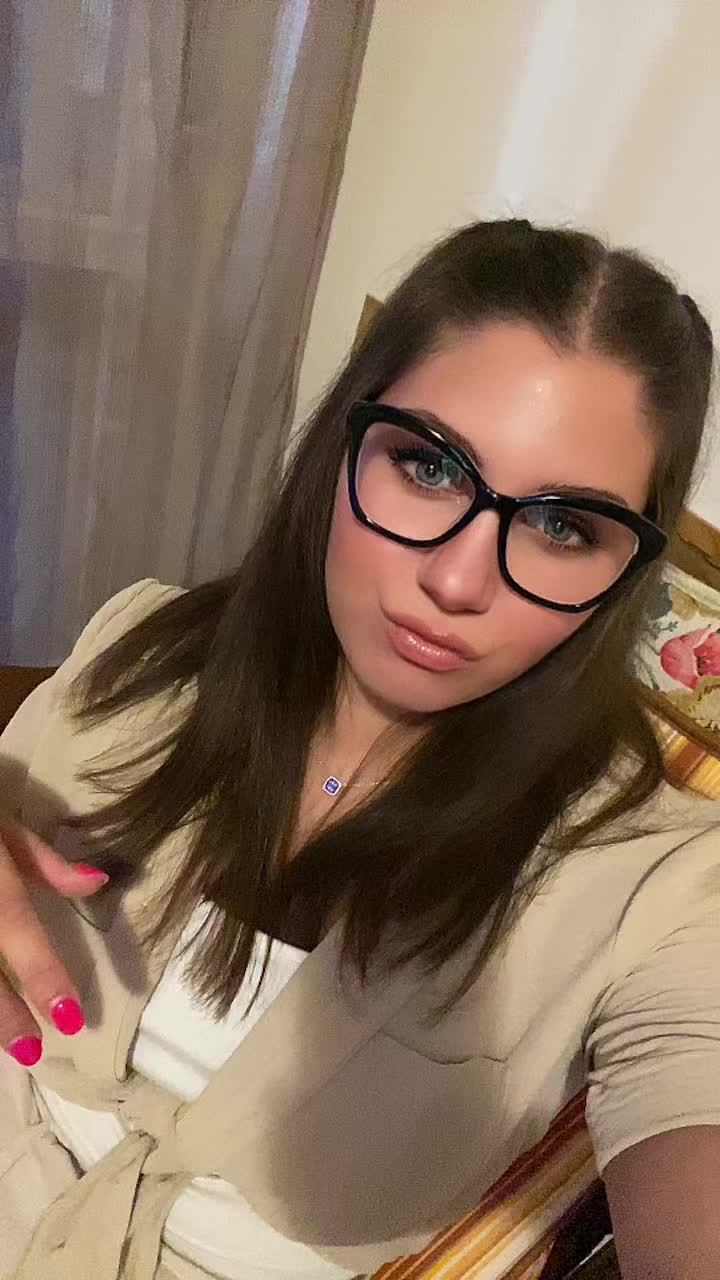 @𝓜𝓸𝓷𝓲.🖤✨