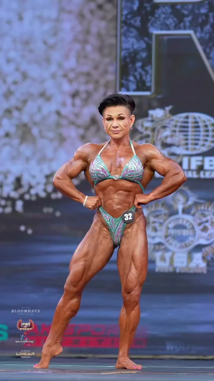 @musclegirls