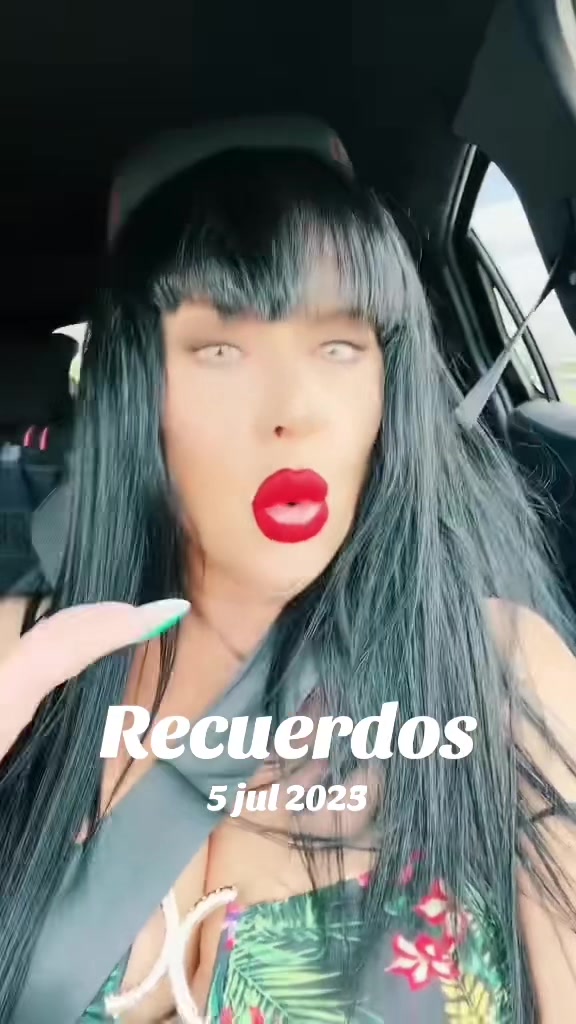 @Mariana Maniscalco
