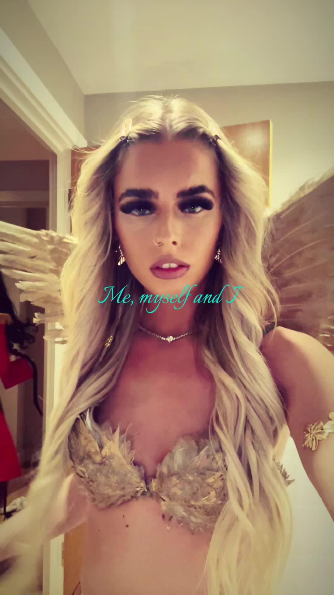 @𝓒𝓱𝓵𝓸𝓮&ensp;𝓬𝓻𝓲𝓷𝓷𝓲𝓸𝓷🤍