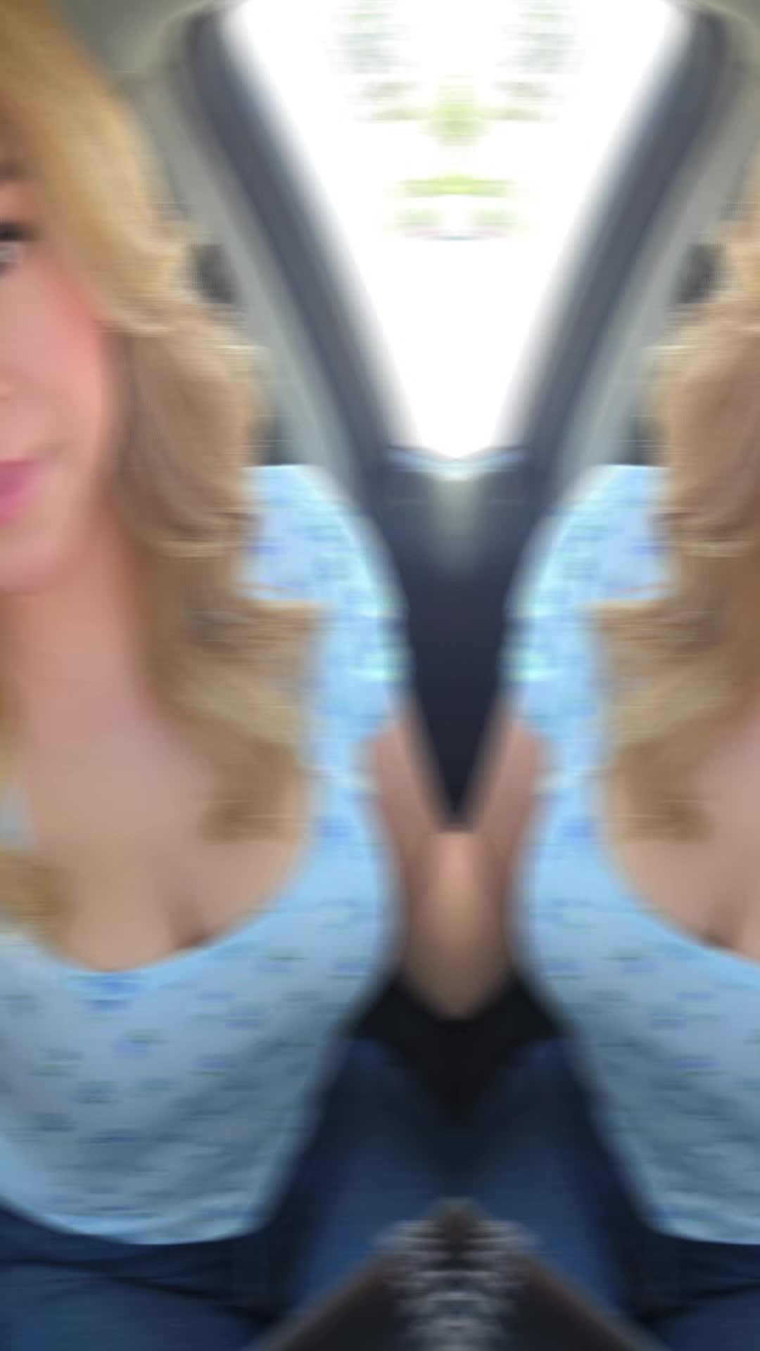 @Elisa