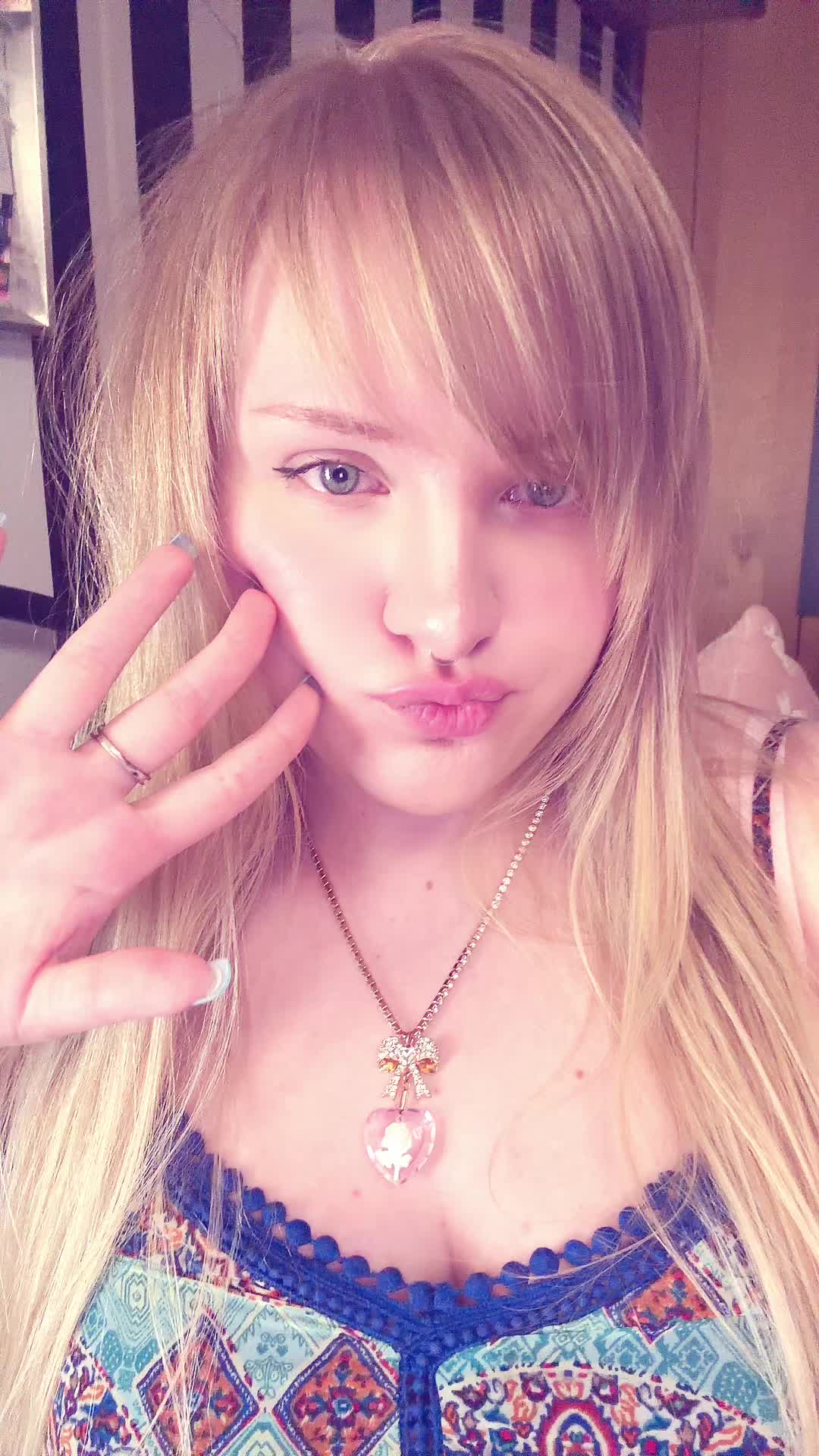 @randomcoolfriendonline