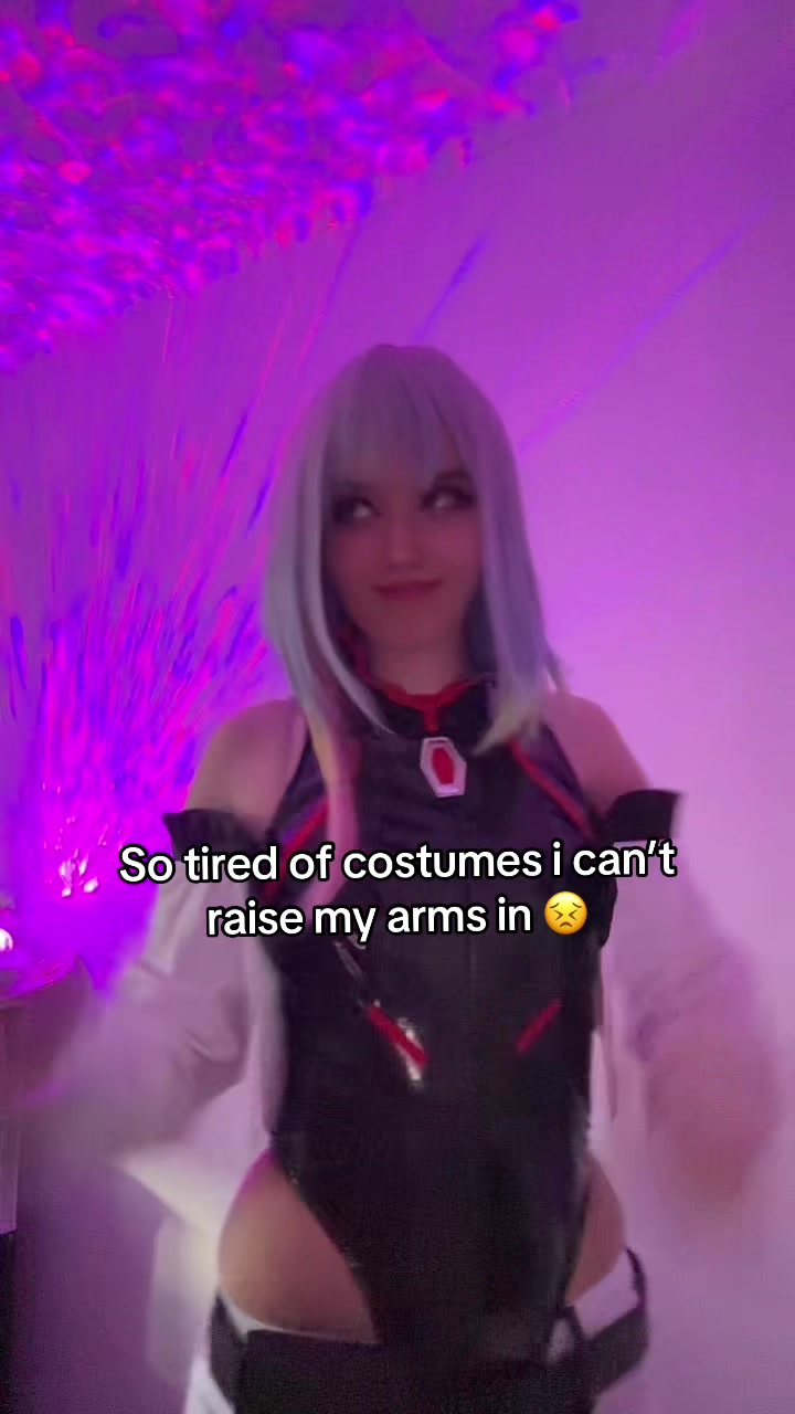 @twitch.tv/ang3lmeow