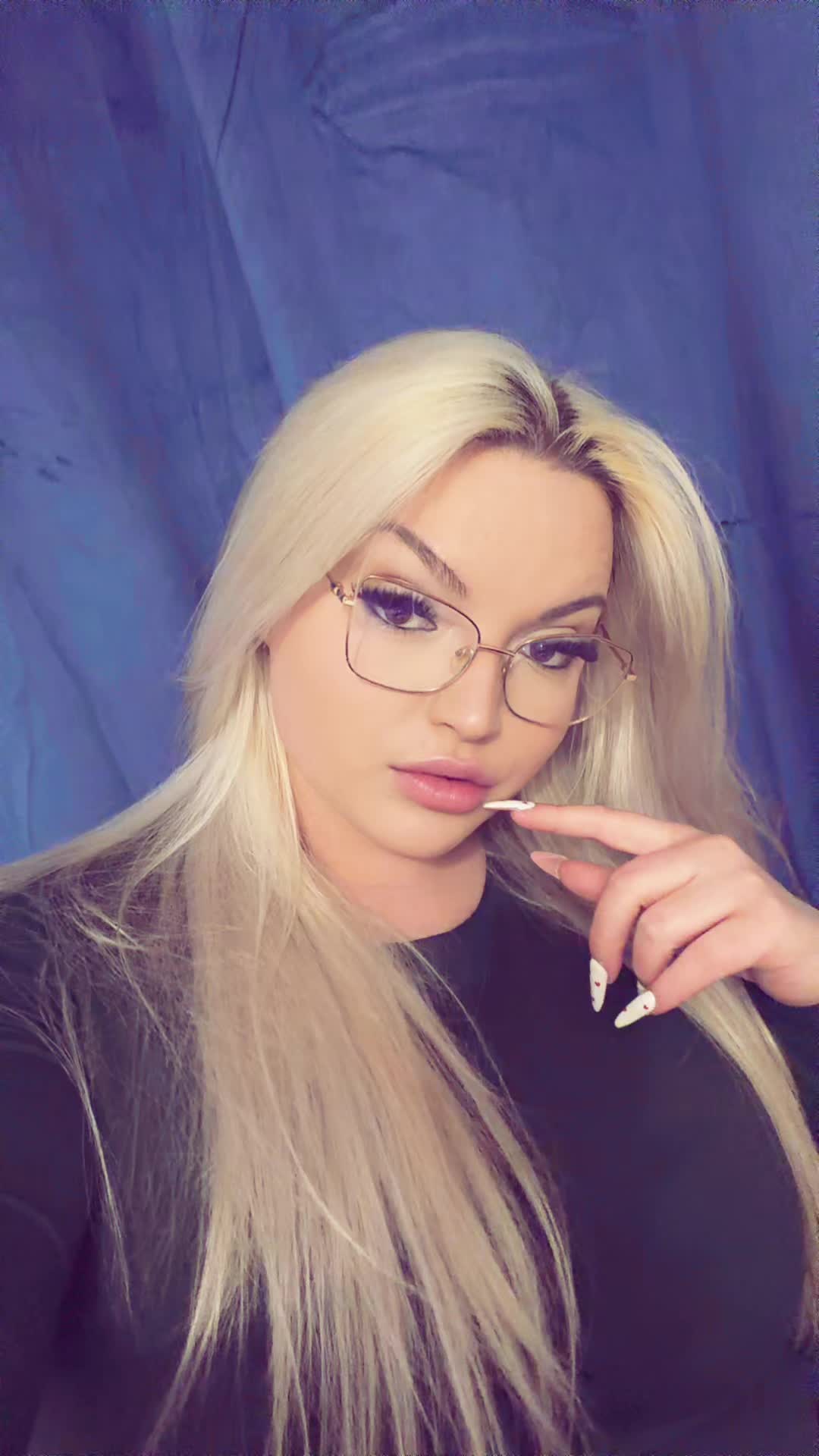 @vaaalentina