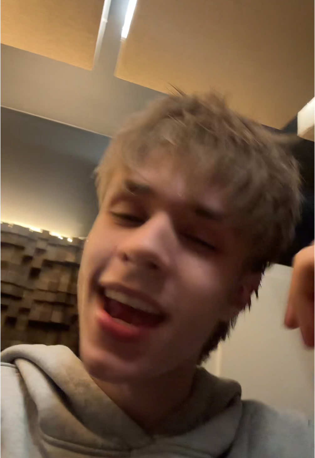 @NIKOŚ