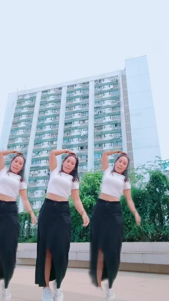@Brat Lady ๐