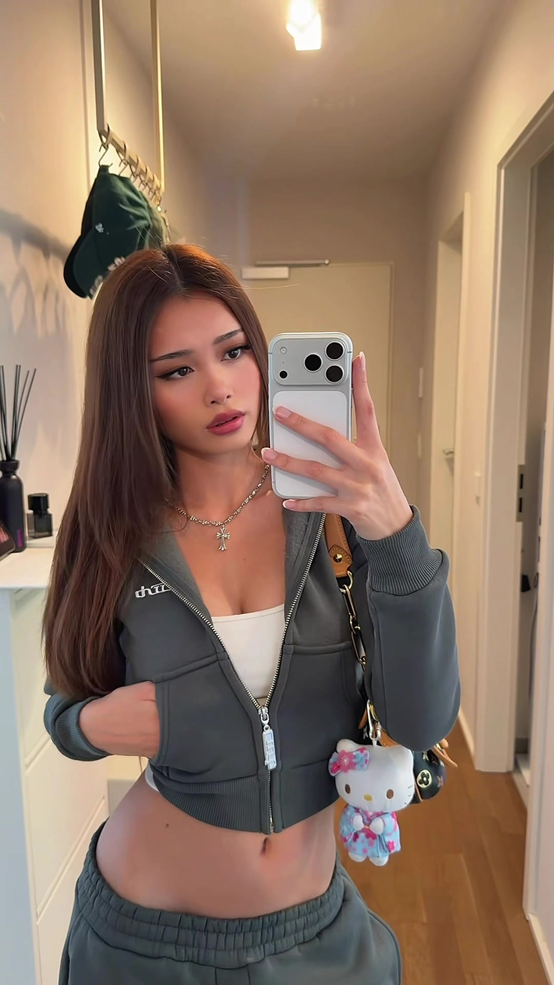 @♱